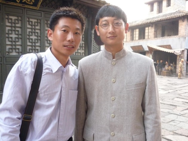 总经理王家存探班马元拍摄《大西南剿匪记》.jpg
